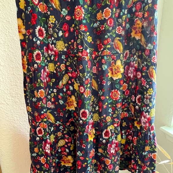 Forever 21 floral skirt. - Picture 3 of 3